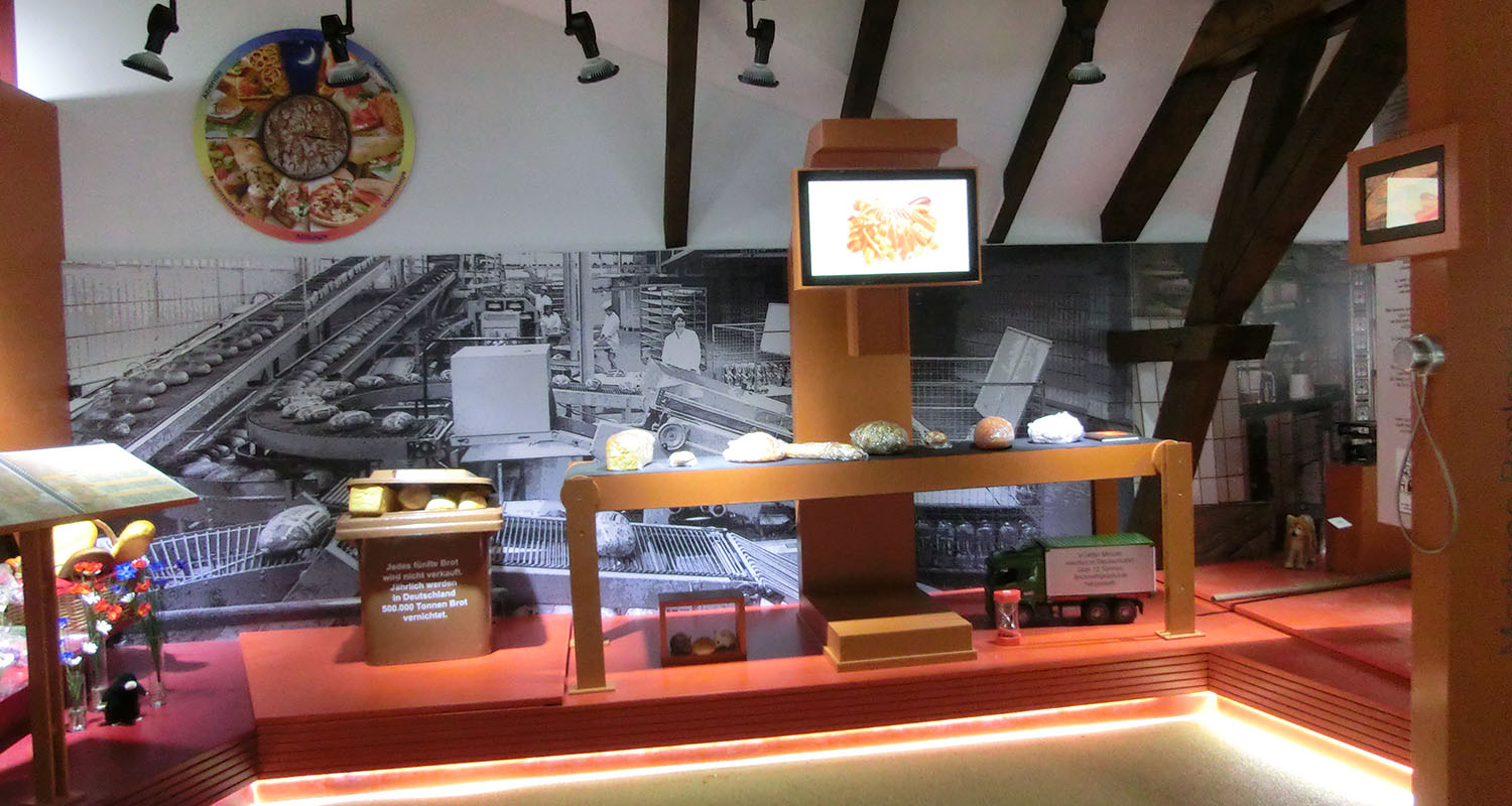 Die Besucher können die verschiedenen Brotsorten unter den Scanner legen und viele interessante Dinge über sie erfahren.
